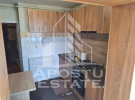 Apartament cu 3 camere, decomandat, zona Girocului