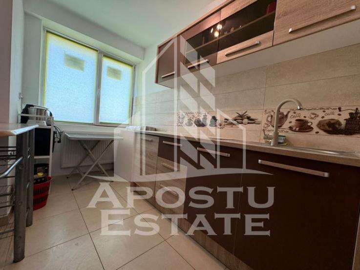 Apartament ultracentral cu 2 camere semidecomandat