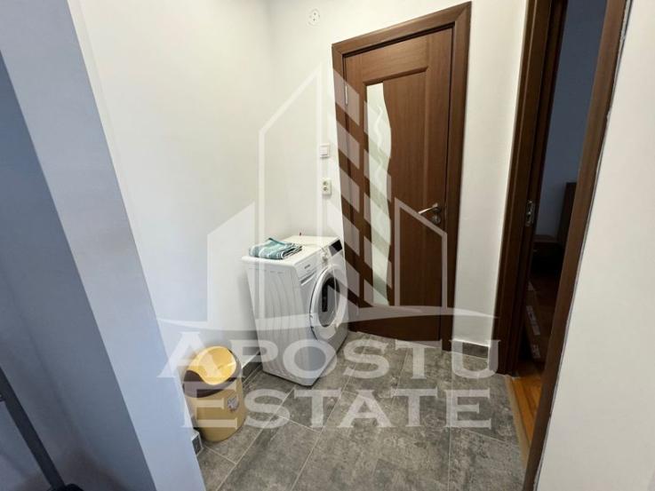 Apartament ultracentral cu 2 camere semidecomandat