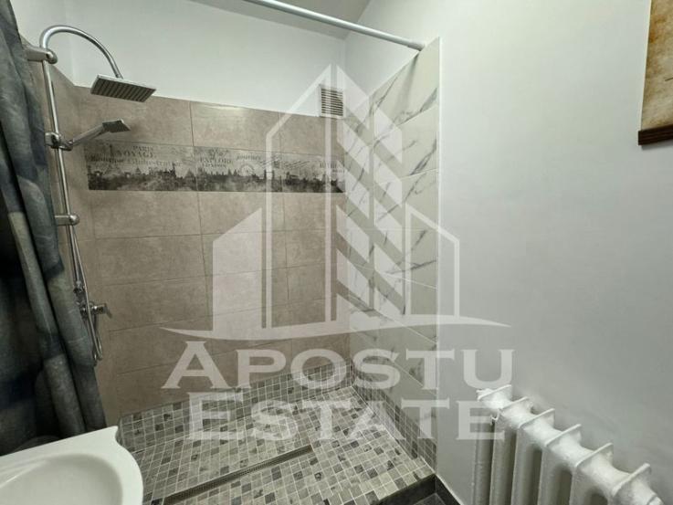 Apartament ultracentral cu 2 camere semidecomandat