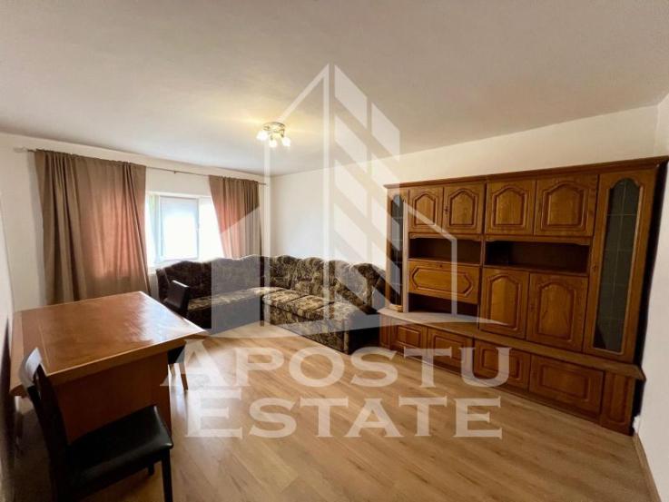 Apartament cu 3 decomandat, camere in zona Aradului