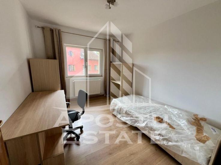 Apartament cu 3 decomandat, camere in zona Aradului