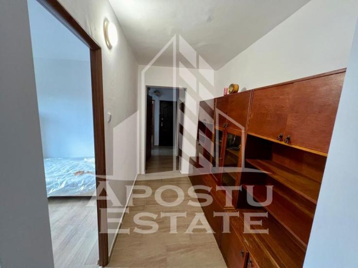 Apartament cu 3 decomandat, camere in zona Aradului