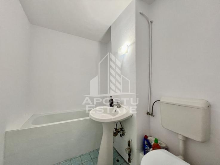 Apartament 2 camere, decomandat, balcon mare, zona Dorobantilor