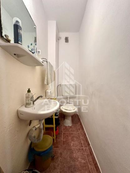 Apartament 3 camere, centrala proprie, zona Girocului