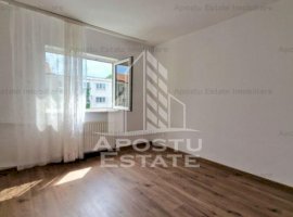 Apartament cu 2 camere, etaj intermediar, zona Lipovei