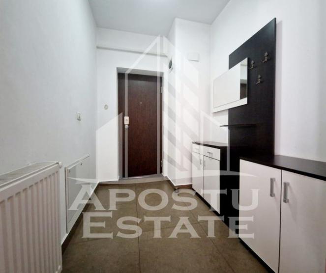 Apartament cu 3 camere,85mpu,centrala proprie,loc de parcare,Subcetate