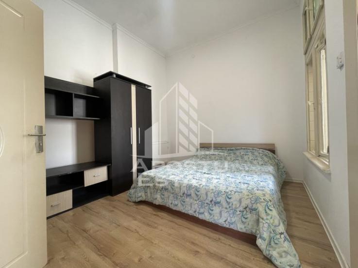 Apartament spatios patru camere central