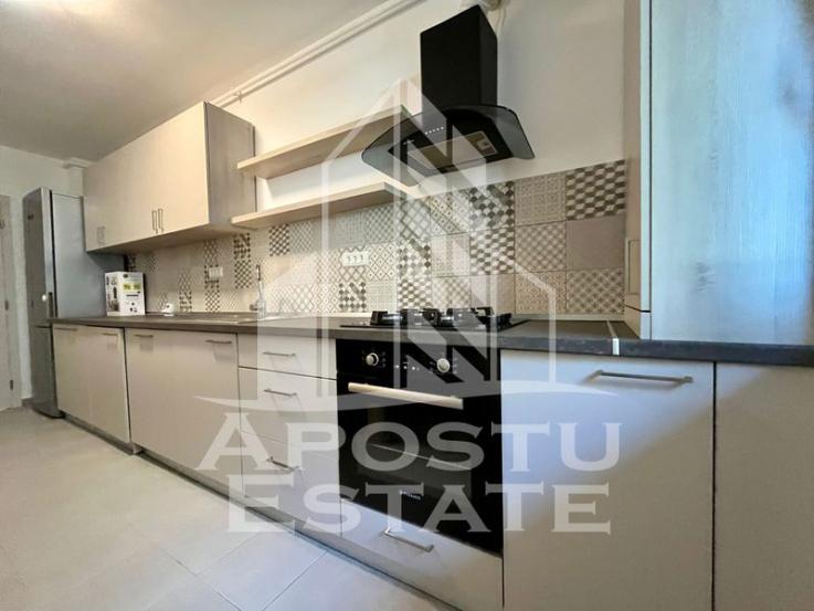 Apartament cu 2 camere, decomandat, in zona Circumvalatiunii