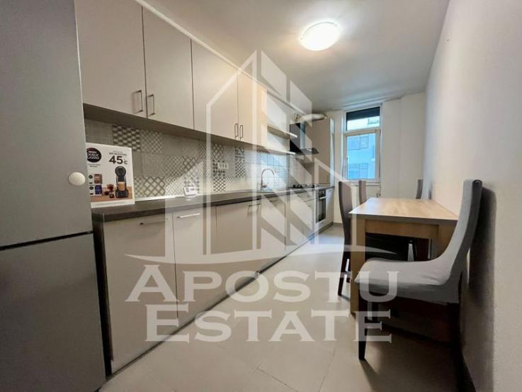 Apartament cu 2 camere, decomandat, in zona Circumvalatiunii