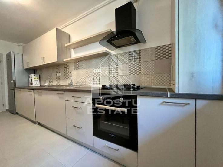 Apartament cu 2 camere, decomandat, in zona Circumvalatiunii