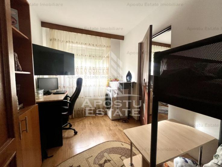 Apartament 2 camere, centrala, garaj, zona Sagului