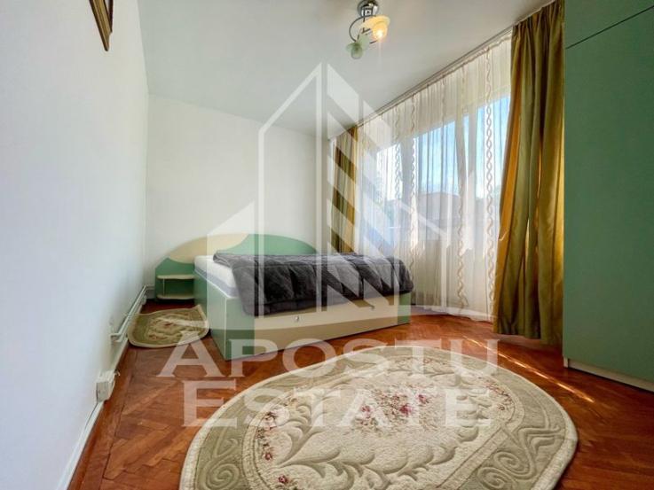 Apartament cu 3 camere complet mobilat situat in zona Sagului