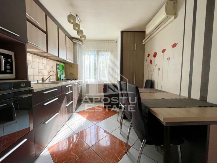 Apartament cu 3 camere complet mobilat situat in zona Sagului