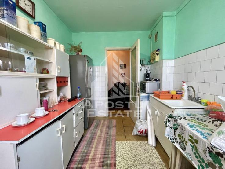 Apartament 2 camere, centrala proprie, zona Girocului