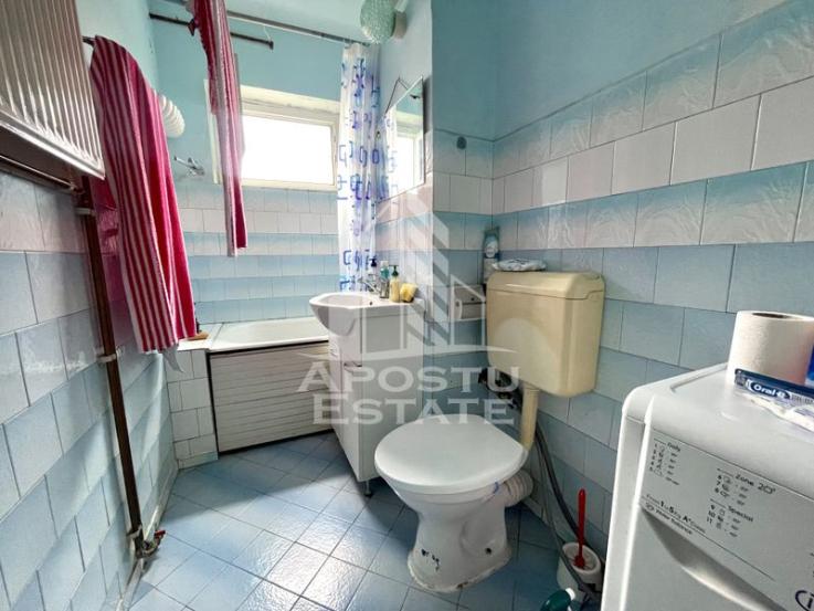 Apartament 2 camere, centrala proprie, zona Girocului