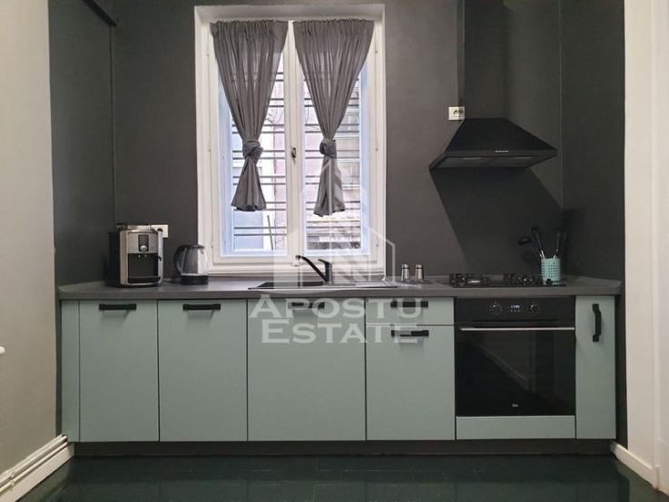 Apartament 4 camere, ultrafinisat in centru orasului.