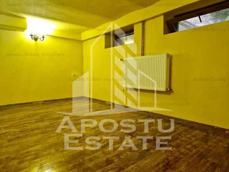 Casa cu 5 camere,  zona Parneava, 760mp, COMISION 0%