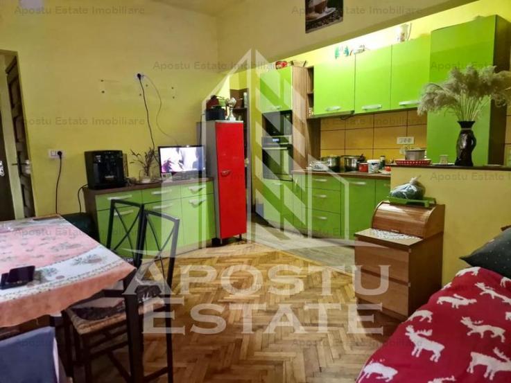 Casa cu 5 camere,  zona Parneava, 760mp, COMISION 0%