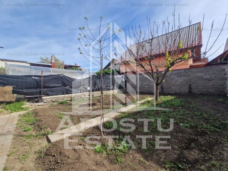 Casa individuala cu 3 camere,107 mp ,renovata recent ,Zona Aradul Nou