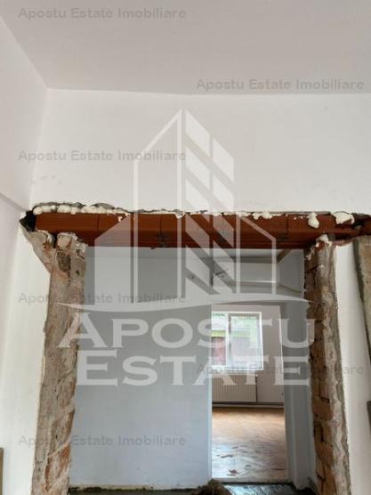 Casa individuala cu 3 camere,107 mp ,renovata recent ,Zona Aradul Nou