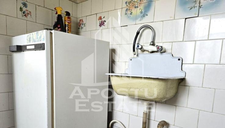 Apartament 3 camere, de vanzare, la Fortuna, Arad.