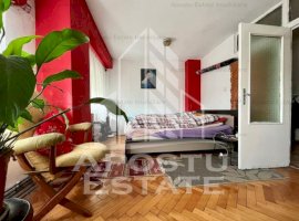 Apartament cu 4 camere, centrala proprie, zona Aradului