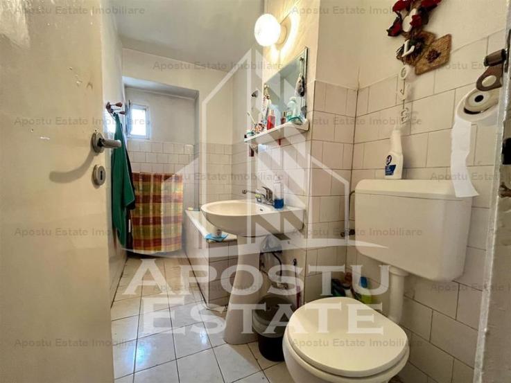 Apartament cu 4 camere, centrala proprie, zona Aradului