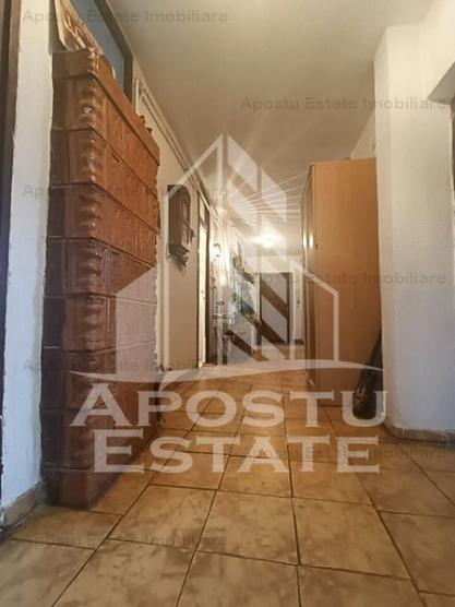 Apartament cu 4 camere, centrala proprie, zona Aradului