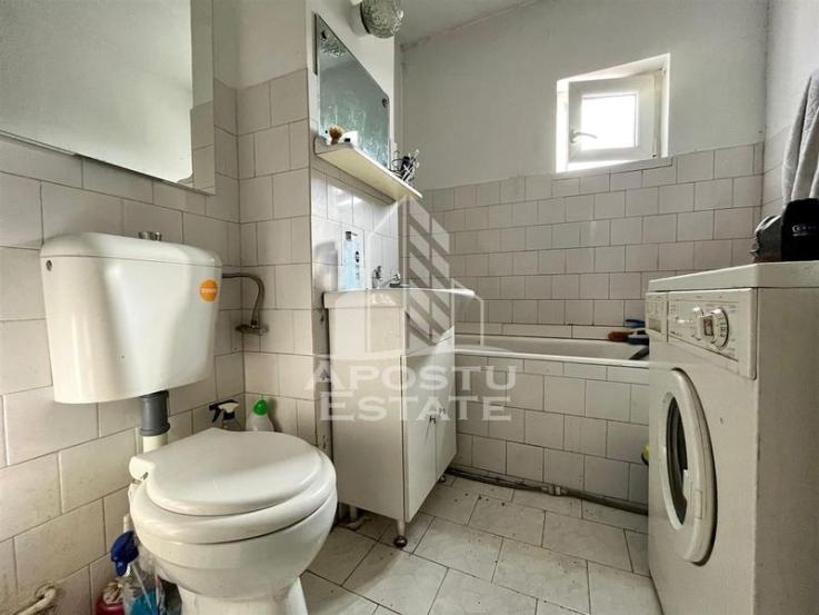 Apartament cu 4 camere, centrala proprie, zona Aradului