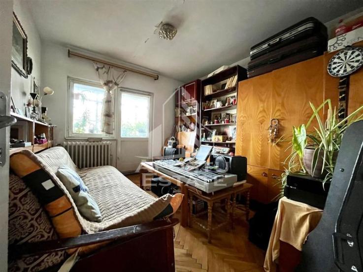 Apartament cu 4 camere, centrala proprie, zona Aradului