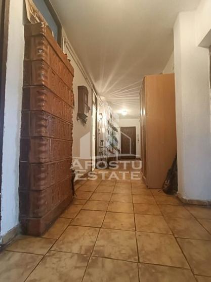 Apartament cu 4 camere, centrala proprie, zona Aradului