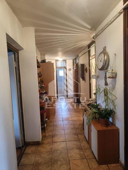 Apartament cu 4 camere, centrala proprie, zona Aradului