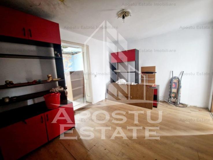 Casa individuala cu 4 camere,teren 720 mp ,zona Aradul Nou