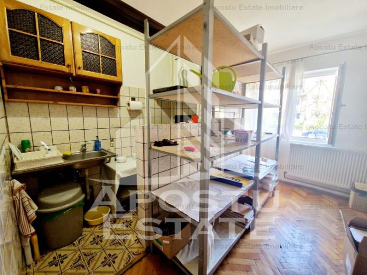 Apartament cu 2 camere,decomandat, 76mp,centrala proprie ,zona Alfa