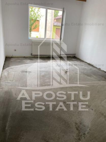 Casa individuala cu 3 camere,107 mp ,renovata recent ,Zona Aradul Nou