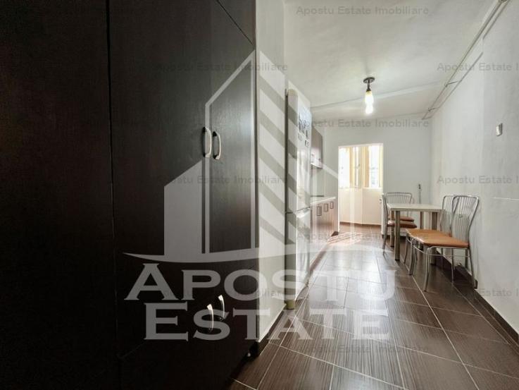 Apartament 2 camere , decomandat ,  zona Bucovina