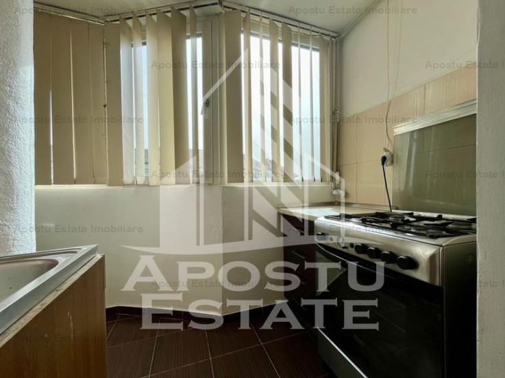 Apartament 2 camere , decomandat ,  zona Bucovina