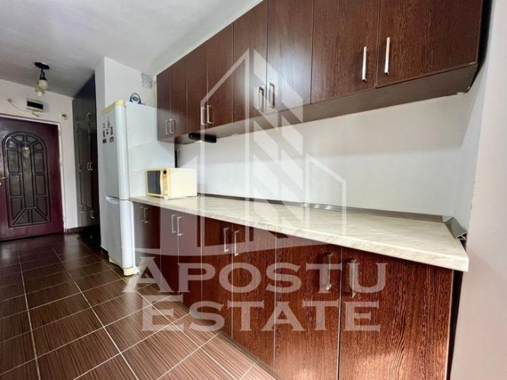 Apartament 2 camere , decomandat ,  zona Bucovina