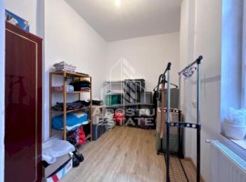 Apartament 3 camere, etaj intermediar in Piata Unirii