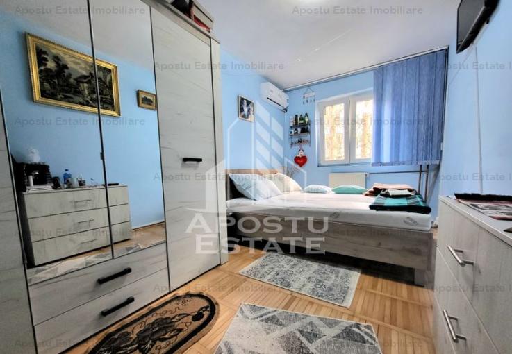 Apartament cu 3 camere, parter,  zona Dacia