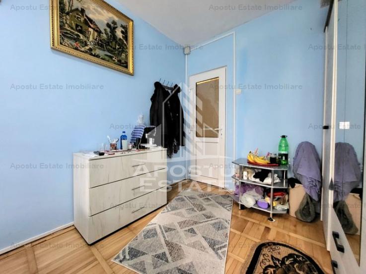 Apartament cu 3 camere, parter,  zona Dacia