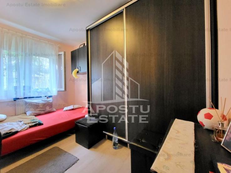 Apartament cu 3 camere, parter,  zona Dacia