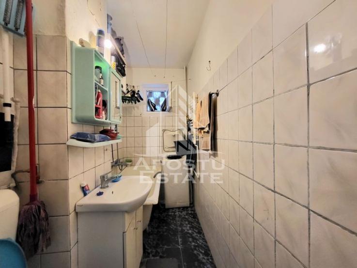 Apartament cu 3 camere, parter,  zona Dacia