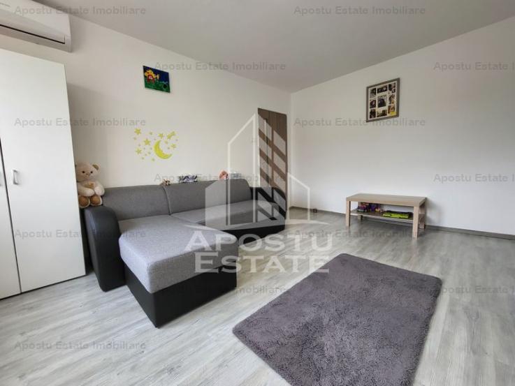 Apartament cu 3 camere si 2 balcoane, centrala proprie,  zona Cetatii