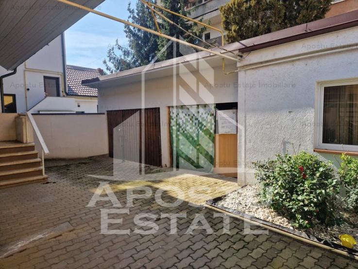 Casa individuala cu 4 apartamente si curte ,257 mpu ,zona Romanilor