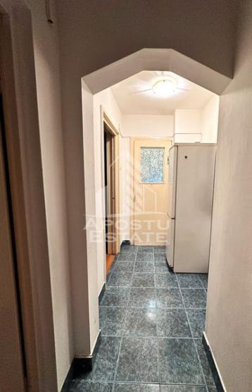 Apartament cu 3 camere, de vanzare, in zona Fortuna, Arad.