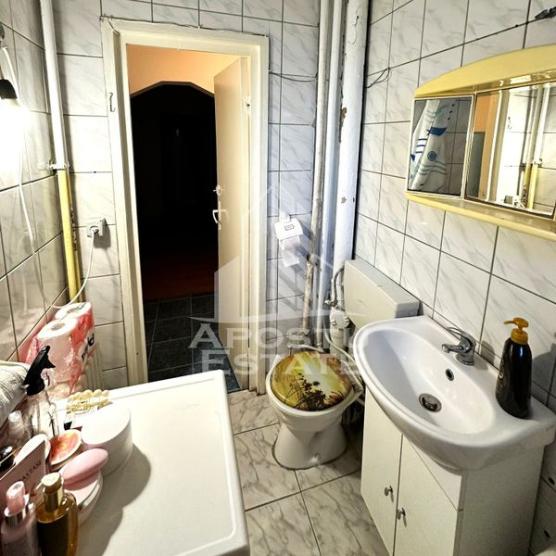 Apartament cu 3 camere, de vanzare, in zona Fortuna, Arad.