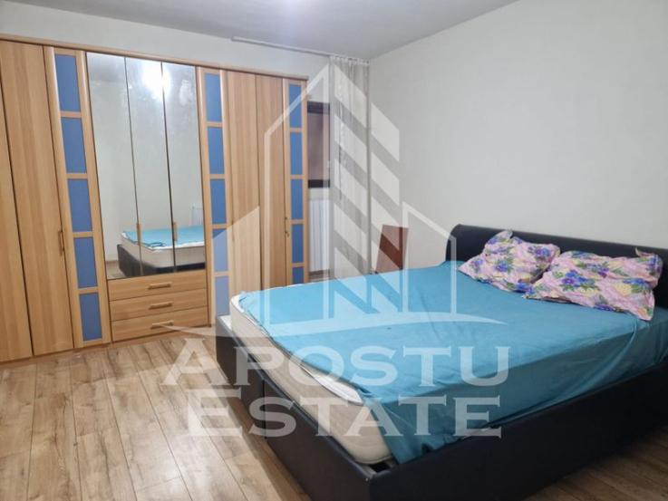 Apartament cu 3 camere ,80 mpu semidecomandat ,Parneava Pet Friendly