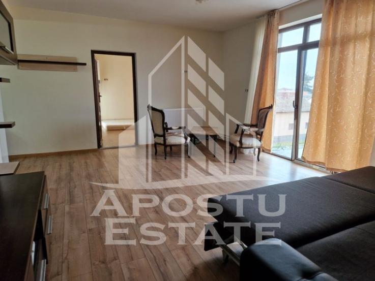 Apartament cu 3 camere ,80 mpu semidecomandat ,Parneava Pet Friendly